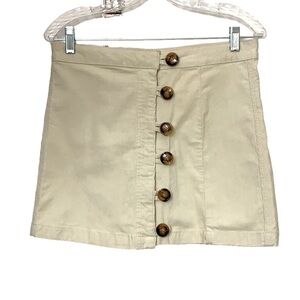 Cream corduroy miniskirt w/ tortoise color buttons 🌟HP 9/20🌟